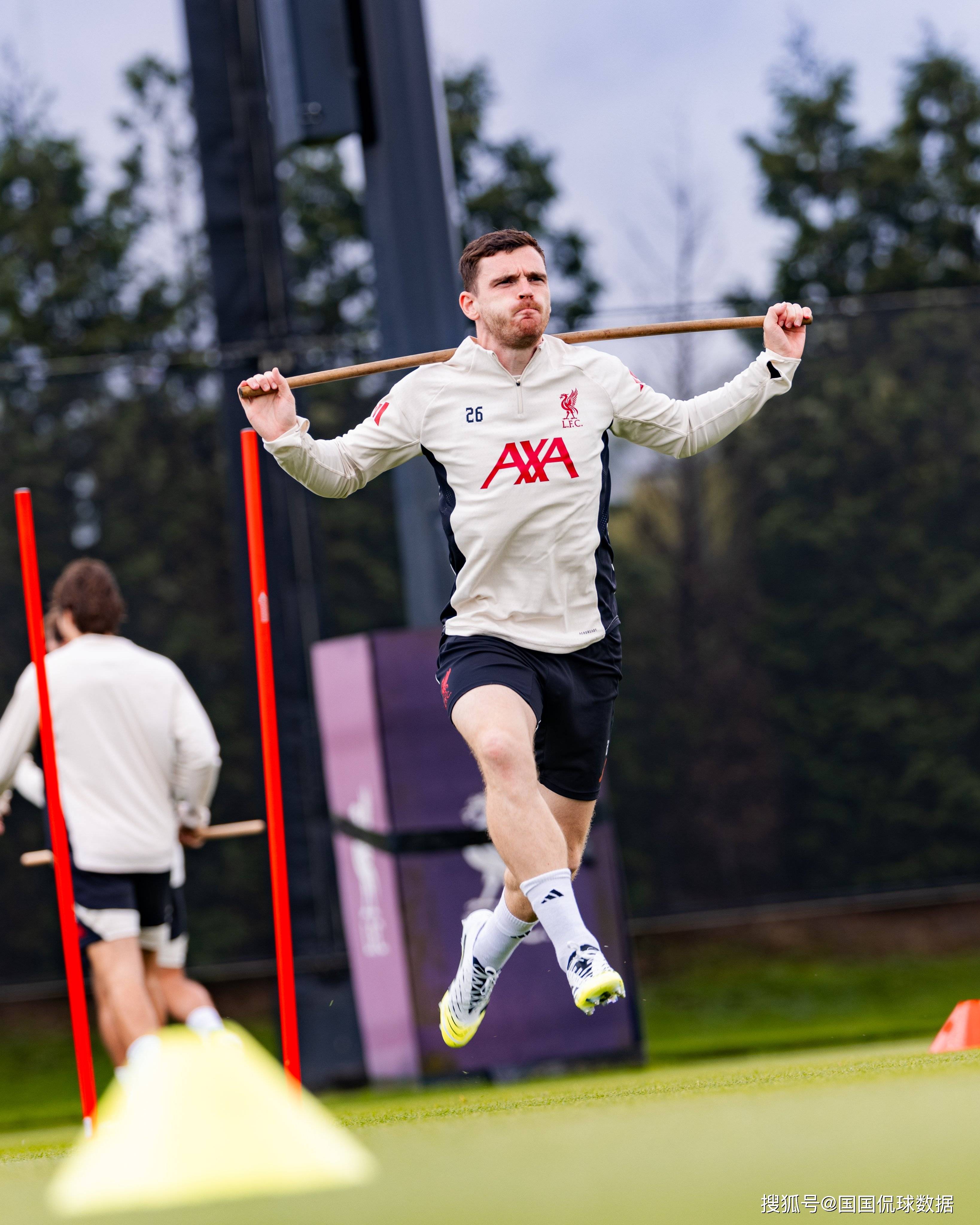 载lol新手成长礼包-关于国际比赛日巴黎圣日耳曼备战社区盾，主帅复盘细节曝光，更衣室稳定，纪律约束更严格的信息